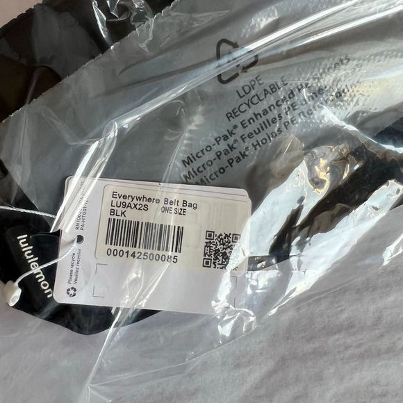 ❤️ONE LEFT NWT Lululemon Everywhere Belt Bag Black waist Fanny bag TikTok viral - Picture 6 of 12